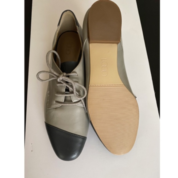 "LOGO" NEW, LEATHER, FLAT GREY SHOES SIZE 7.5 - Picture 5 of 5